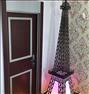 لوستر ، ایفل و کلبه چوبی مقاوم